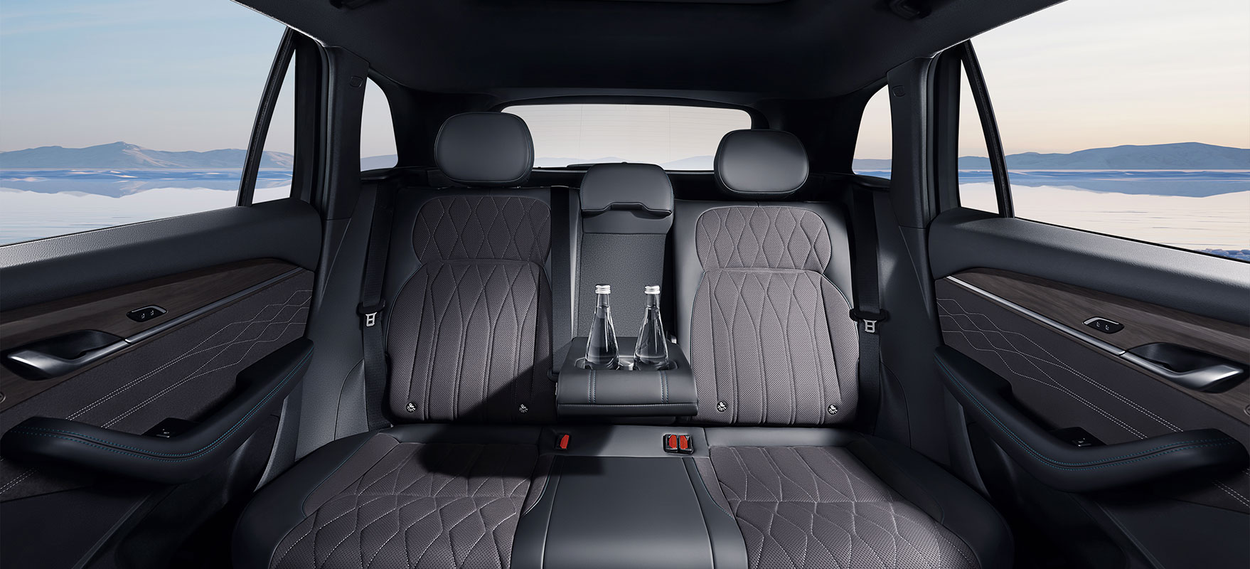 Chiều dài cơ sở 2845mm mang đến không gian nội thất rộng rãi vượt trội cho mẫu SUV Flagship.